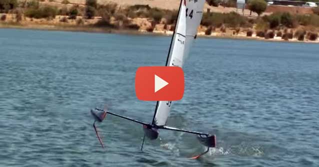 Hydrofoiling with Mini40 rc trimaran